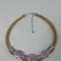 Collier en Liège, céramique mauve