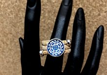 Cork ring, round glass element, blue pattern