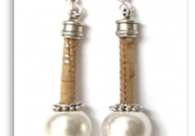 Cork earrings with pearls
