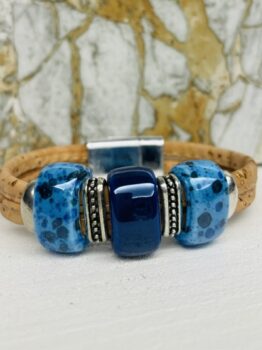 Bracelet en liège, céramiques bleu