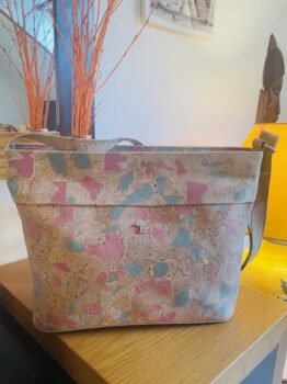 Cork bag with shoulder strap, Lisboa pattern