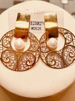 Boucles d`oreilles avec perles